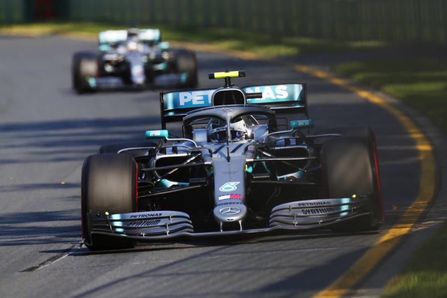  Mercedes-AMG F1 W10 EQ Power+ 2019 года  (фото 17 из 31)